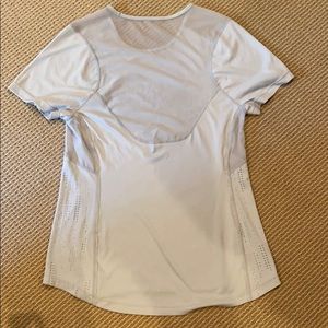 ASICS WORK OUT TOP WITH NET BACK IN SILVER